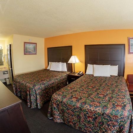 Knights Inn - Chanute Esterno foto