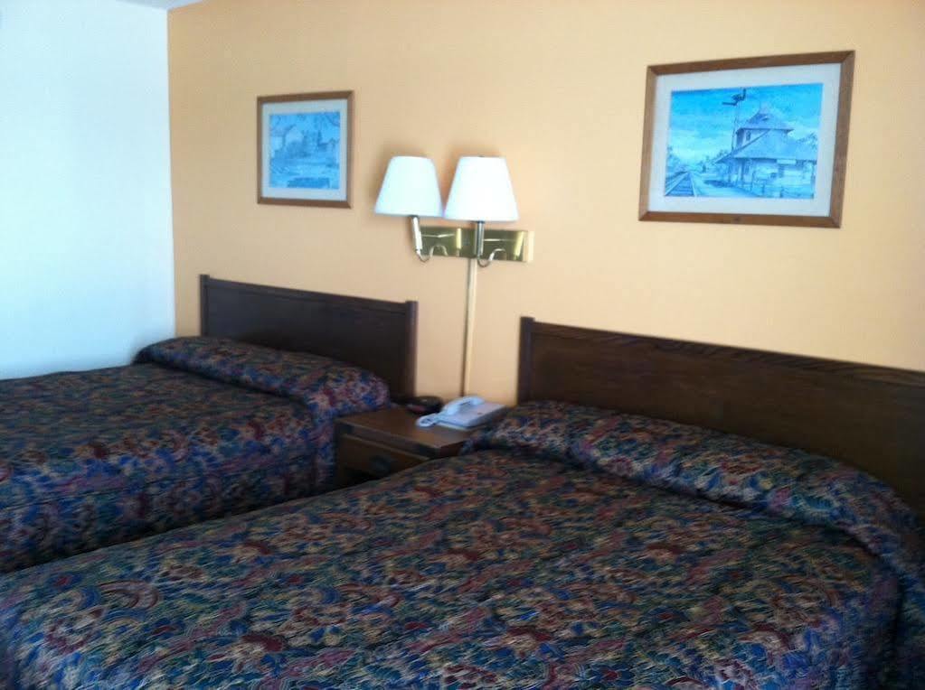 Knights Inn - Chanute Esterno foto