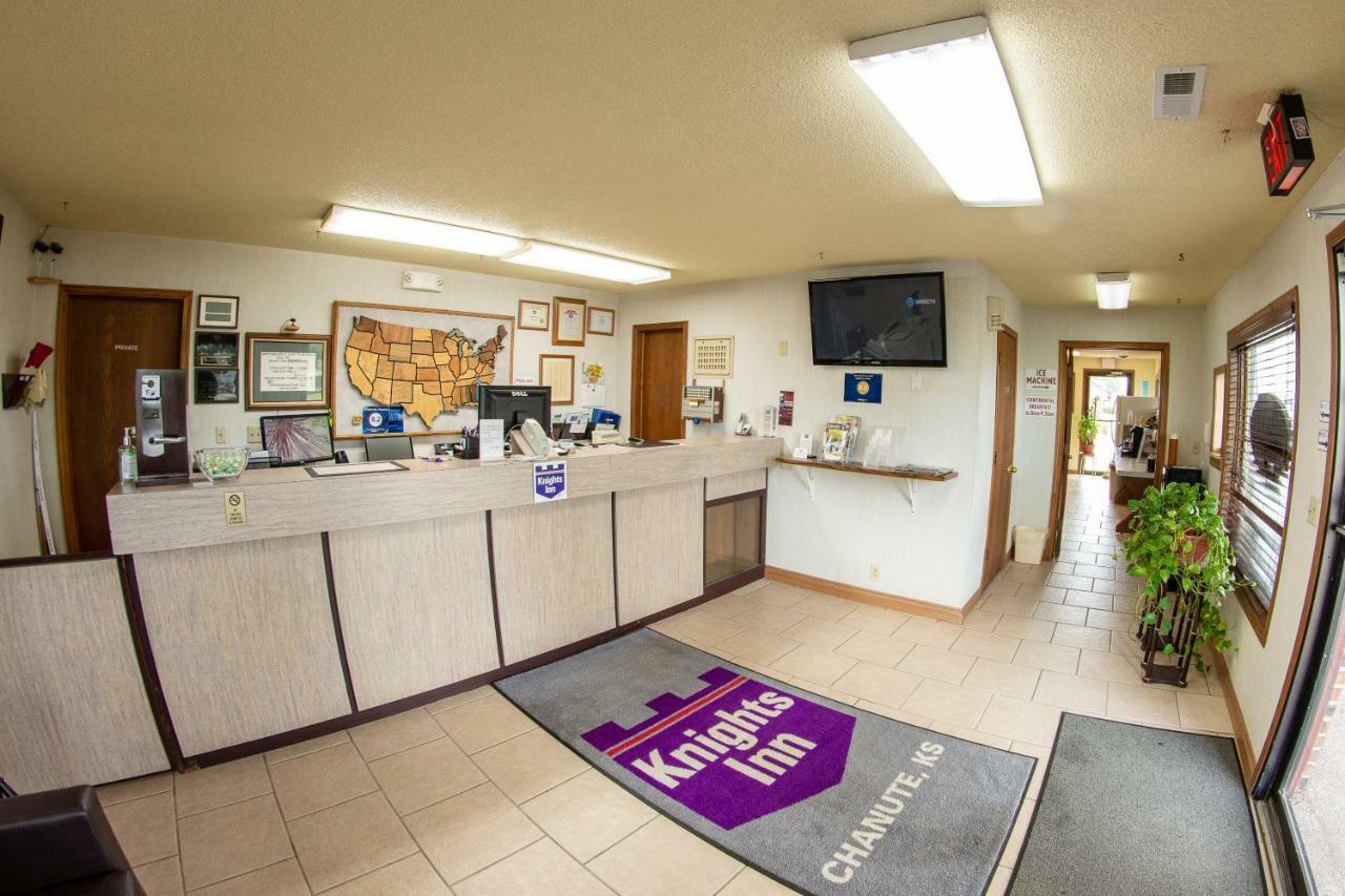 Knights Inn - Chanute Esterno foto