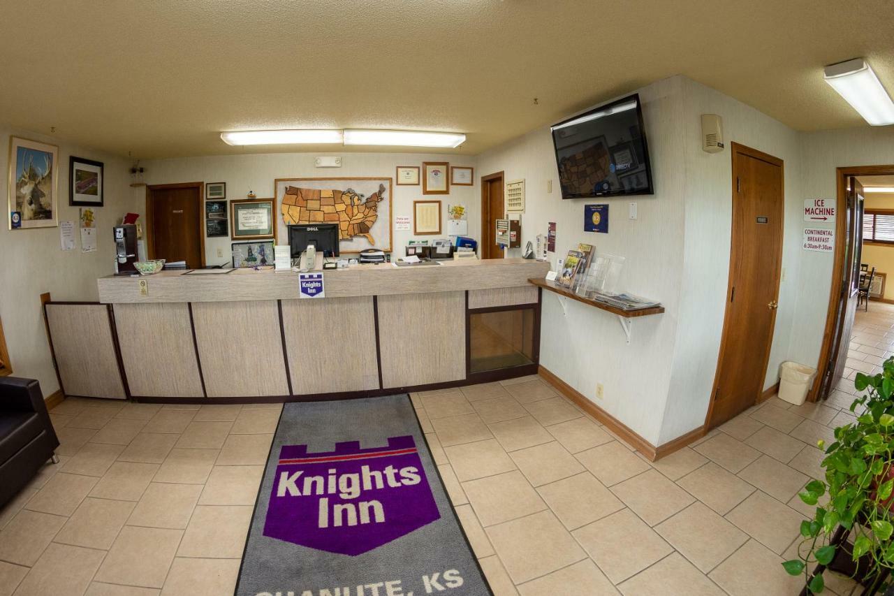 Knights Inn - Chanute Esterno foto